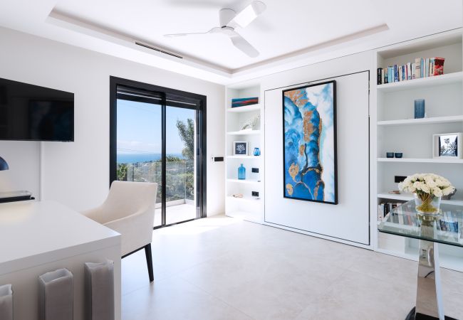 Villa i Marbella - Absolute high end villa with pool & Jacuzzi*