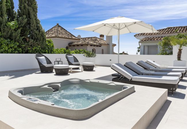 Villa i Marbella - 20600 - Luxurious Beachside Villa with Jacuzzi!