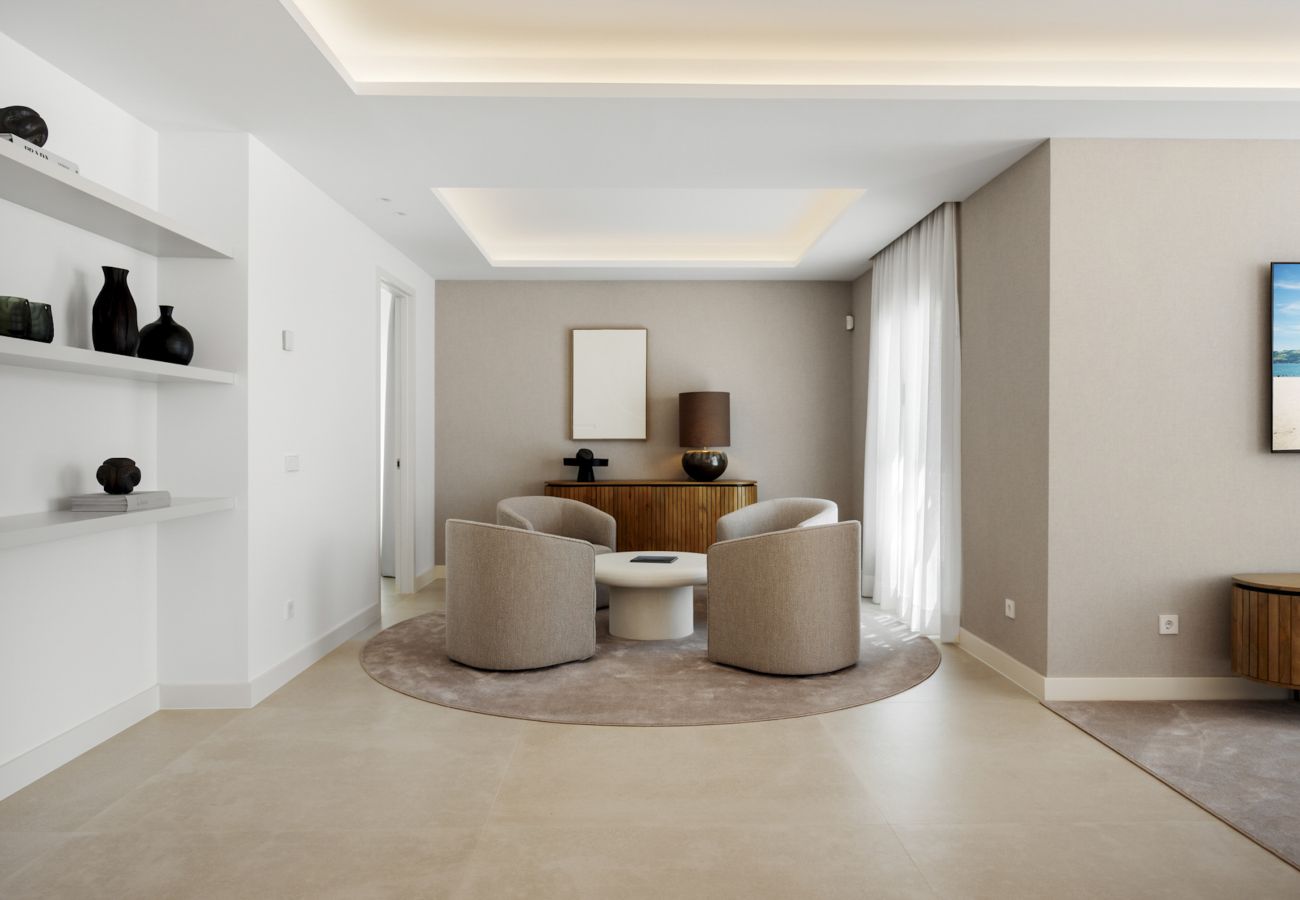 Villa i Marbella - Private Luxury Villa Steps from the beach!