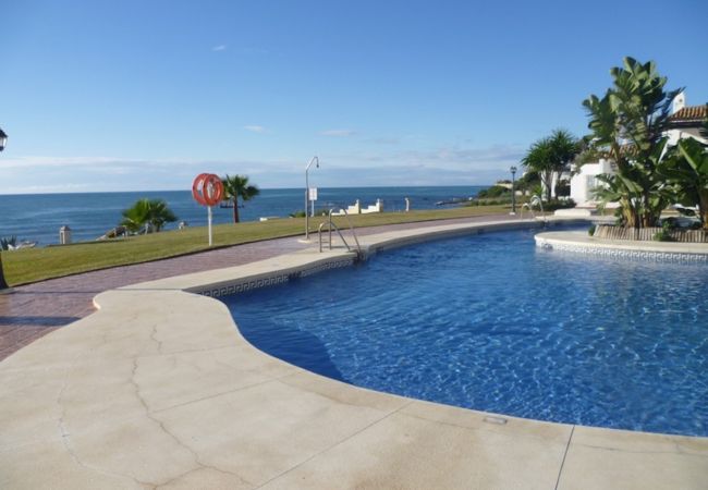Lejlighed i Mijas Costa - Coastal Apartment with Direct Beach Access