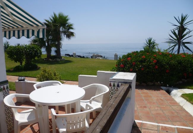 Lejlighed i Mijas Costa - Coastal Apartment with Direct Beach Access