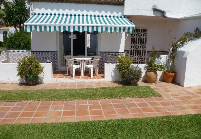 Lejlighed i Mijas Costa - Coastal Apartment with Direct Beach Access