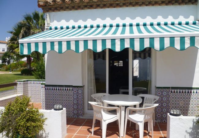 Lejlighed i Mijas Costa - Coastal Apartment with Direct Beach Access