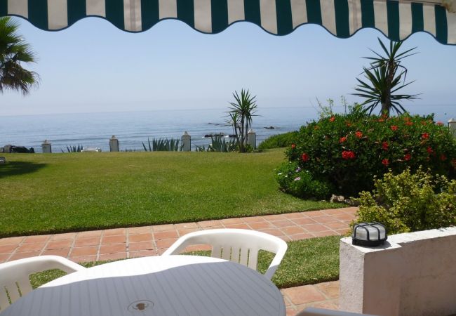 Lejlighed i Mijas Costa - Coastal Apartment with Direct Beach Access