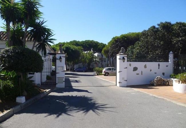 Lejlighed i Mijas Costa - Coastal Apartment with Direct Beach Access