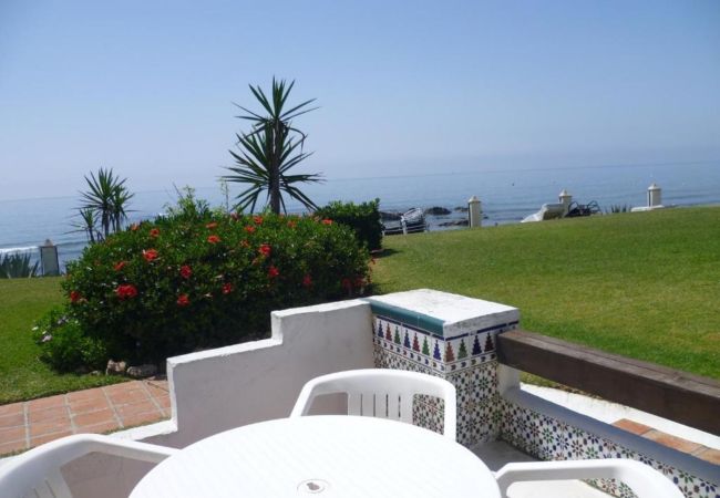 Lejlighed i Mijas Costa - Coastal Apartment with Direct Beach Access