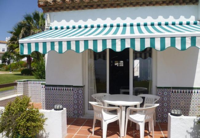 Lejlighed i Mijas Costa - Coastal Apartment with Direct Beach Access