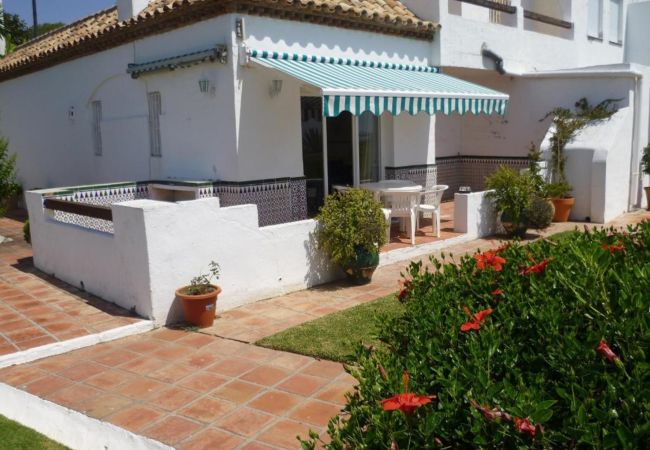 Lejlighed i Mijas Costa - Coastal Apartment with Direct Beach Access