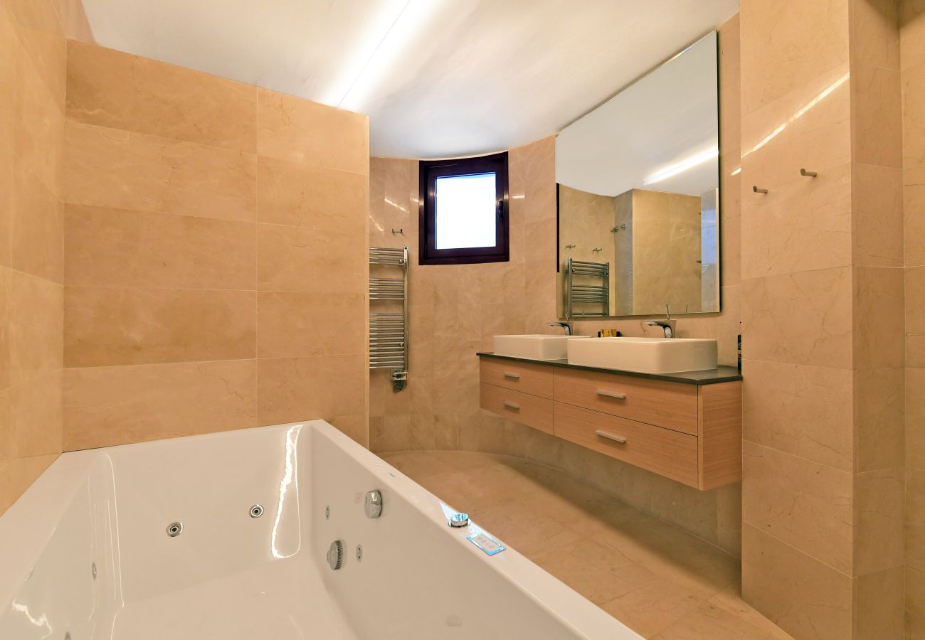 Villa i Marbella - Luxury Villa with Panoramic Views - Puerto Banus