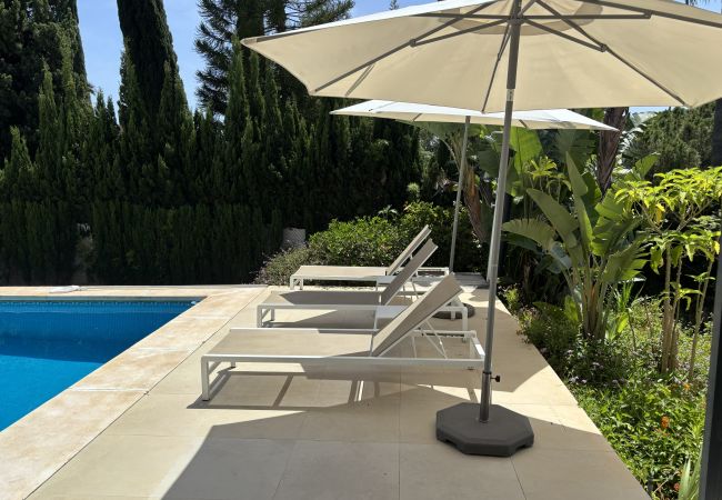 Villa i Marbella - Spacious Family Villa with Pool & Sunny Garden