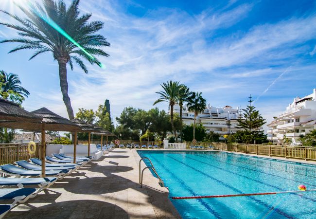 Lejlighed i Puerto Banus - CL-Royal Garden by Roomservices