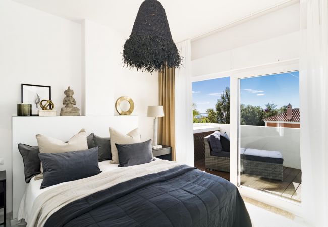 Lejlighed i Puerto Banus - CL-Royal Garden by Roomservices