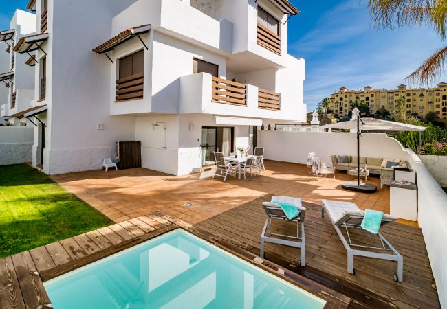 Lejlighed i Estepona - GH-Modern 2 bed apartment with Pool in Estepona