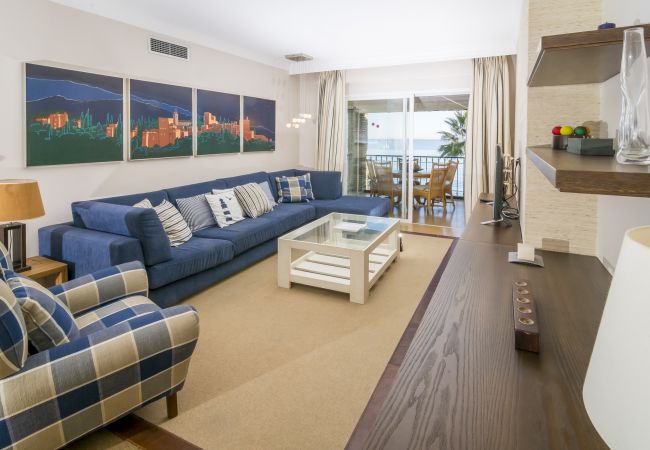 Lejlighed i Estepona - HB - Comfortable Beachfront Holiday Apartment