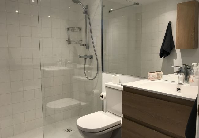 Lejlighed i San Pedro de Alcántara - Modern Gated Apartment near Beach & Puerto Banus