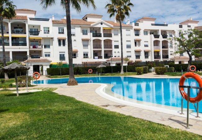 Lejlighed i San Pedro de Alcántara - Modern Gated Apartment near Beach & Puerto Banus