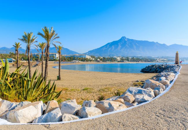 Lejlighed i San Pedro de Alcántara - Modern Gated Apartment near Beach & Puerto Banus