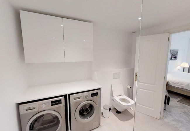 Lejlighed i San Pedro de Alcántara - Modern Gated Apartment near Beach & Puerto Banus