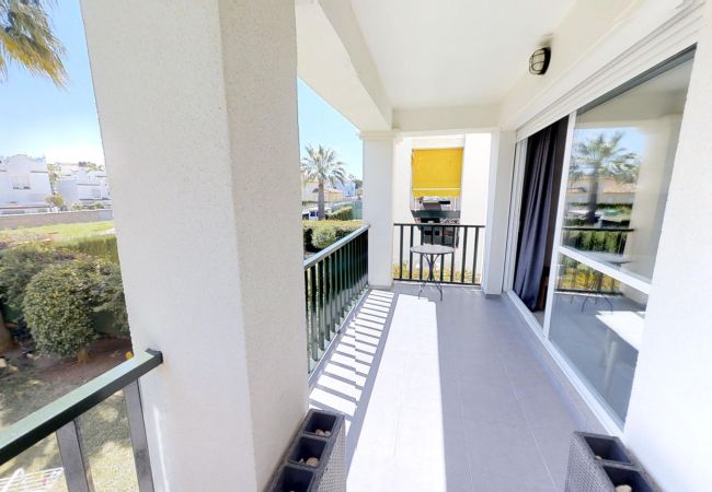 Lejlighed i San Pedro de Alcántara - Modern Gated Apartment near Beach & Puerto Banus