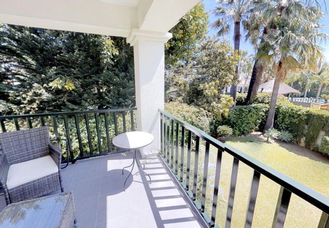 Lejlighed i San Pedro de Alcántara - Modern Gated Apartment near Beach & Puerto Banus