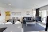 Lejlighed i San Pedro de Alcántara - Modern Gated Apartment near Beach & Puerto Banus