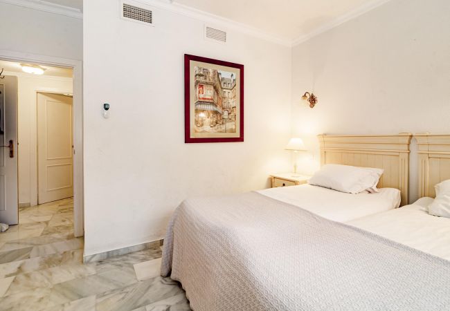 Lejlighed i Marbella - AB2 - Casa Blanca by Roomservices