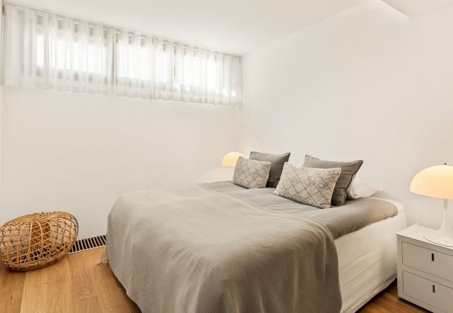 Villa i Marbella - Beachfront Villa with Heated Pool & Spa