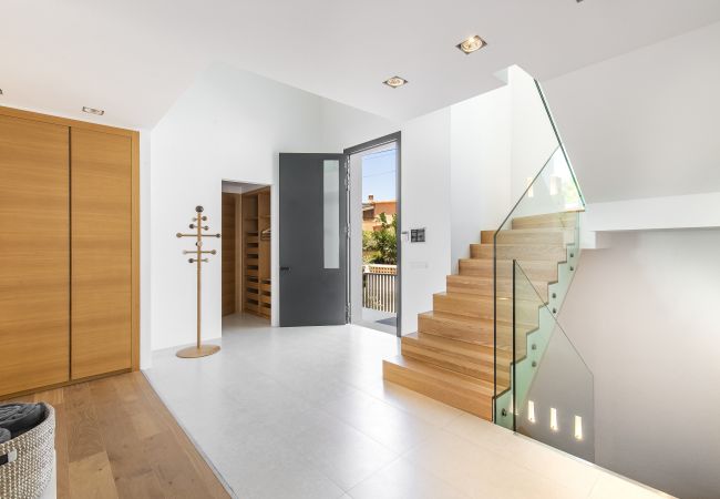 Villa i Marbella - Beachfront Villa with Heated Pool & Spa