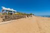 Villa i Marbella - Beachfront Villa with Heated Pool & Spa