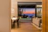 Villa i Marbella - Beachfront Villa with Heated Pool & Spa