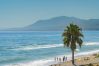 Villa i Marbella - Beachfront Villa with Heated Pool & Spa