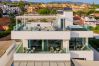 Villa i Marbella - Beachfront Villa with Heated Pool & Spa