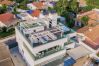 Villa i Marbella - Beachfront Villa with Heated Pool & Spa
