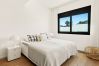 Villa i Marbella - Beachfront Villa with Heated Pool & Spa