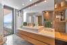 Villa i Marbella - Beachfront Villa with Heated Pool & Spa