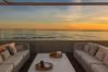 Villa i Marbella - Beachfront Villa with Heated Pool & Spa