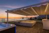 Villa i Marbella - Beachfront Villa with Heated Pool & Spa