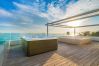 Villa i Marbella - Beachfront Villa with Heated Pool & Spa