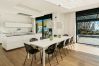 Villa i Marbella - Beachfront Villa with Heated Pool & Spa