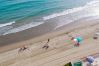 Villa i Marbella - Beachfront Villa with Heated Pool & Spa