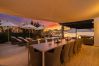 Villa i Marbella - Beachfront Villa with Heated Pool & Spa