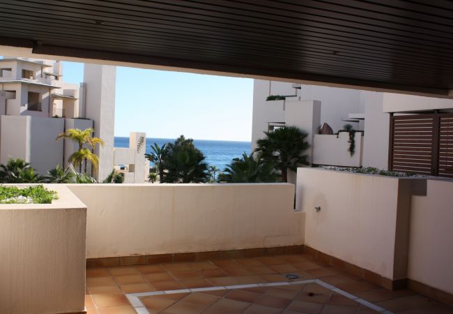 Lejlighed i Estepona - 107 - Two-Bedroom Beach Apartment