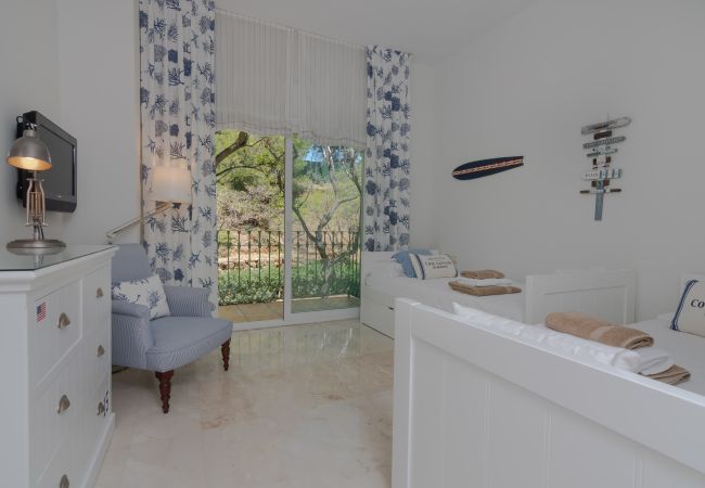 Lejlighed i Marbella - 18166 - SUPERB FRONT LINE LOCATION - HEATED POOL