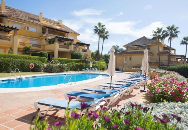 Lejlighed i Marbella - 18166 - SUPERB FRONT LINE LOCATION - HEATED POOL