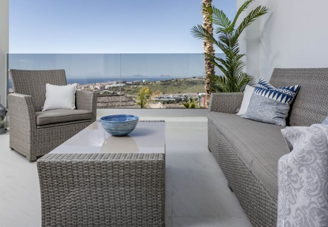 Lejlighed i Estepona - LAE23i- Modern apartment in Luxury urbanisation