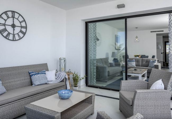 Lejlighed i Estepona - LAE23i- Modern apartment in Luxury urbanisation