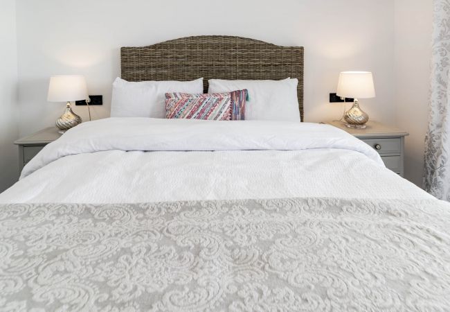 Lejlighed i Estepona - LAE23i- Modern apartment in Luxury urbanisation