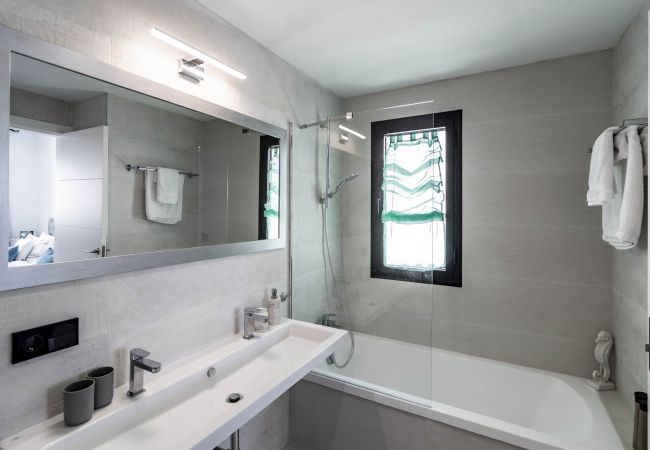 Lejlighed i Estepona - LAE23i- Modern apartment in Luxury urbanisation