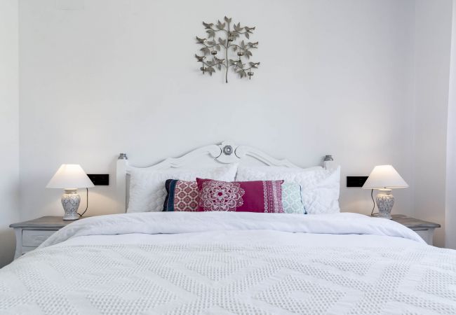 Lejlighed i Estepona - LAE23i- Modern apartment in Luxury urbanisation