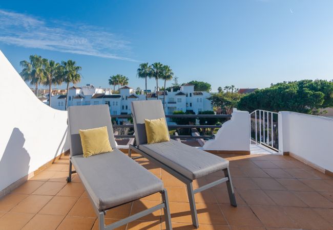 Lejlighed i Estepona - 11226 - Modern beach side duplex penthouse.